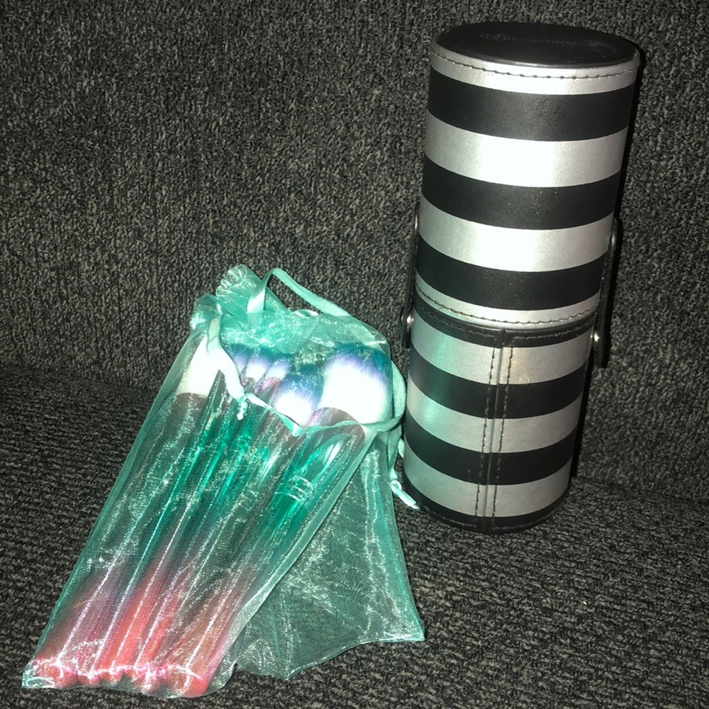 2 new brush sets